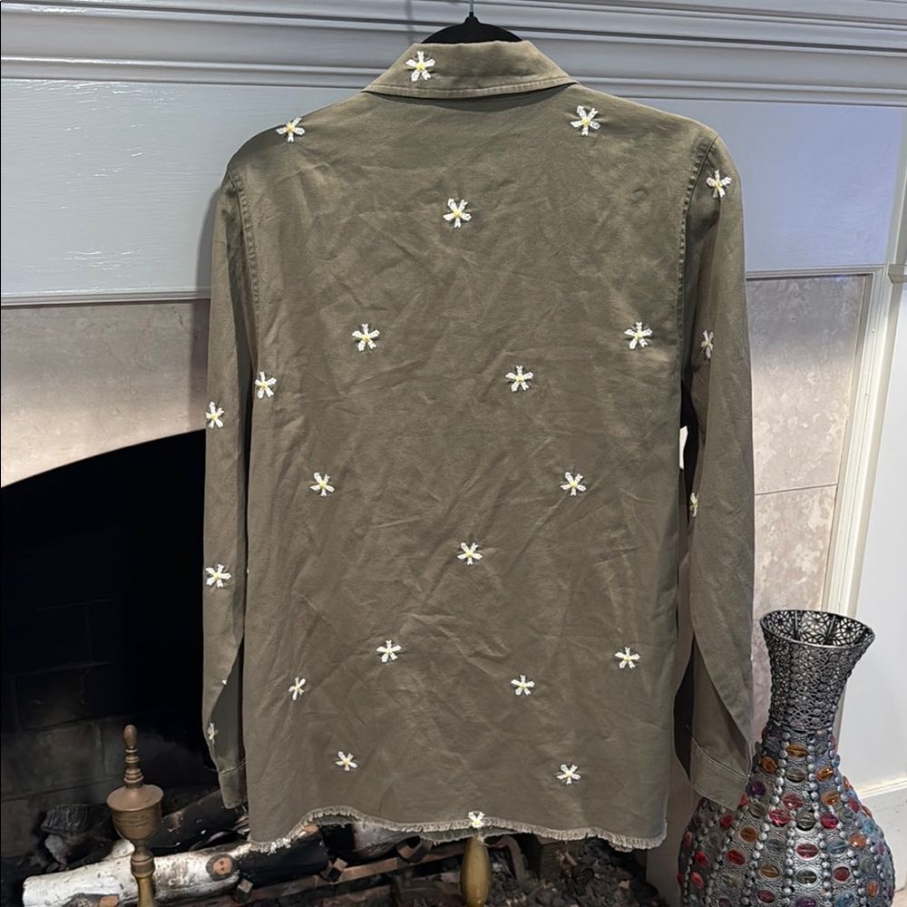 Versona Green Shirt Jacket with embroidered daisies size large - Picture 6 of 6